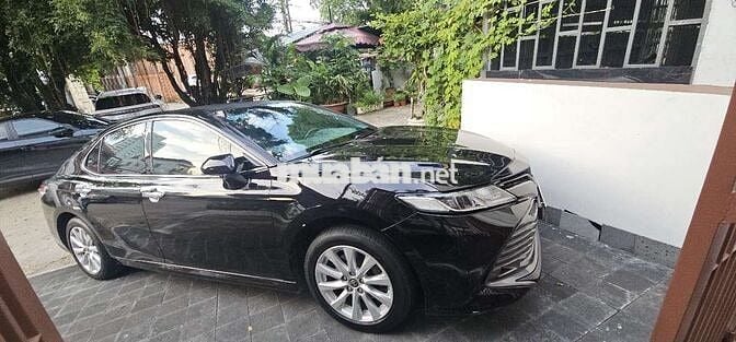 Toyota Camry 2.0G 2019 Đen