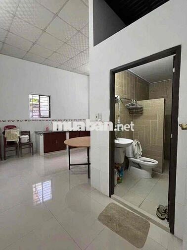 Nhà mới 2 phòng có nội thất hẻm đường Nhật Tảo