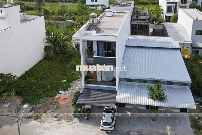 Nhà 1 trệt 2 lầu Hồng Loan hướng Đông Nam tài lộc