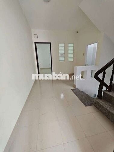Nhà tại Kdc CTY 8, 4 phòng lớn, thuận tiện mở Vp CTY, lộ rộng