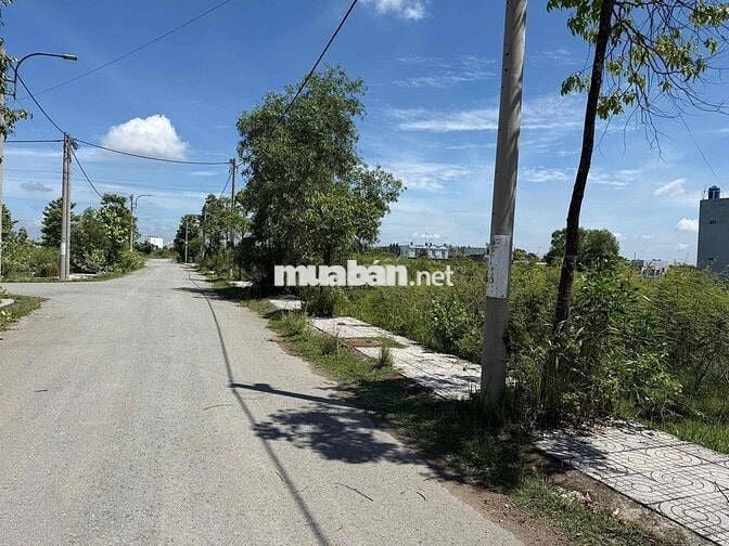 bán gấp lô đất ngay chợ bình chánh 1 tỷ 750