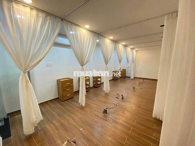 Mặt Tiền Công Viên Phú Nhuận Đường Nguyễn Công Hoan 320m2 3 Lầu 7 Phòg