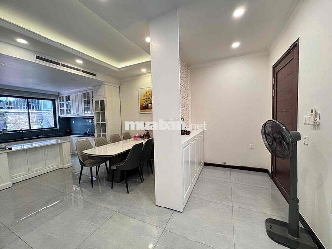 Cho Thuê Biệt Thự Ninesouth full nội thất DT 140m2 3pn 4wc Giá 32tr/m2