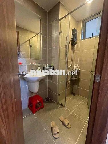 cho thuê căn hộ pegasuite quận 8 , 2 phòng ngủ, 2wc có nội thất 13.5tr