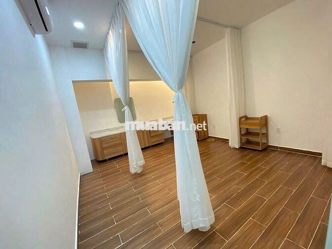 Mặt Tiền Công Viên Phú Nhuận Đường Nguyễn Công Hoan 320m2 3 Lầu 7 Phòg
