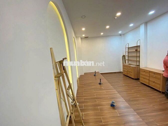 Mặt Tiền Công Viên Phú Nhuận Đường Nguyễn Công Hoan 320m2 3 Lầu 7 Phòg