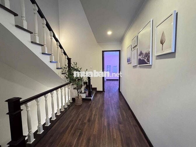 Cho Thuê Biệt Thự Ninesouth full nội thất DT 140m2 3pn 4wc Giá 32tr/m2