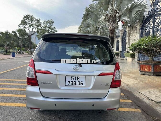 Toyota Innova 2.0E 2016 Số Sàn Bạc