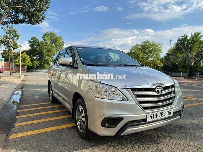 Toyota Innova 2.0E 2016 Số Sàn Bạc