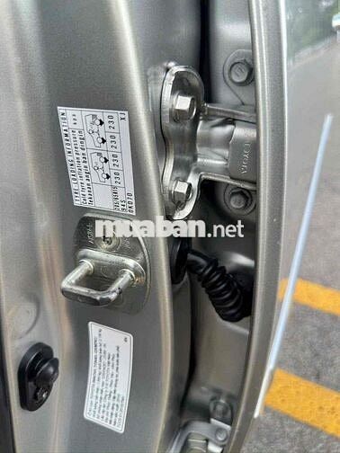 Toyota Innova 2.0E 2016 Số Sàn Bạc