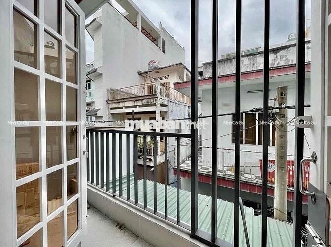 CĂN HỘ DỊCH VỤ CÓ GÁC , SẴN NỘI THẤT CƠ BẢN - CÓ BAN CÔNG SIÊU THOÁNG