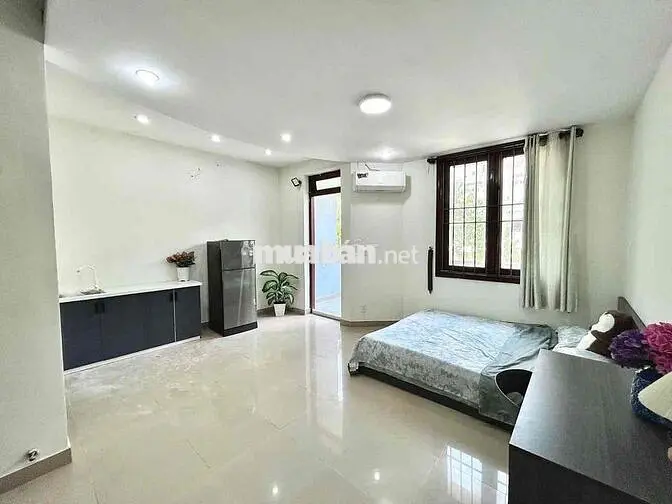 STUDIO BAN CÔNG 35m2 FULL NỘI THẤT MỚI TINH NGAY Q.3