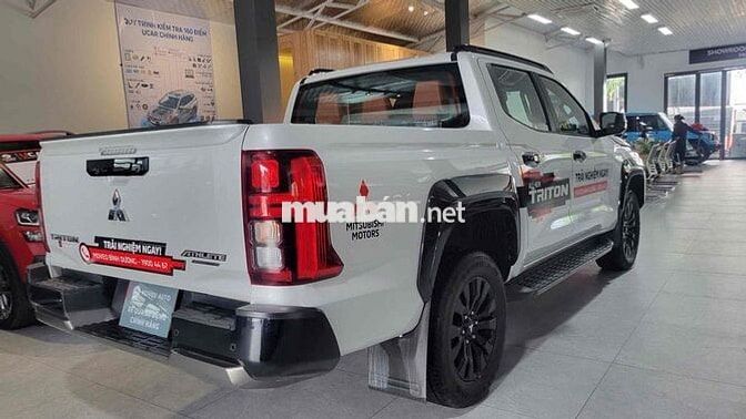 Mitsubishi Triton 2025 Trắng 12121 km