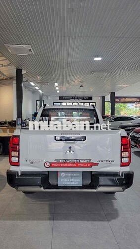 Mitsubishi Triton 2025 Trắng 12121 km