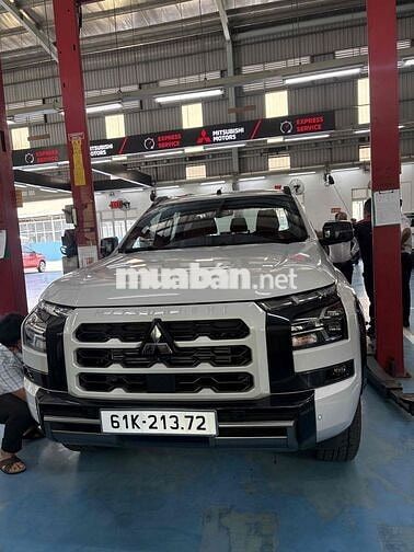 Mitsubishi Triton 2025 Trắng 12121 km