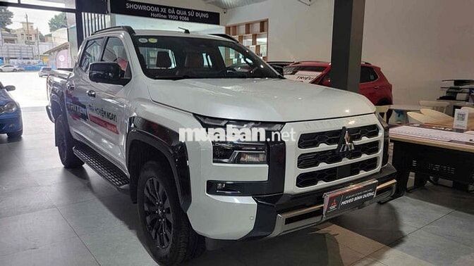 Mitsubishi Triton 2025 Trắng 12121 km