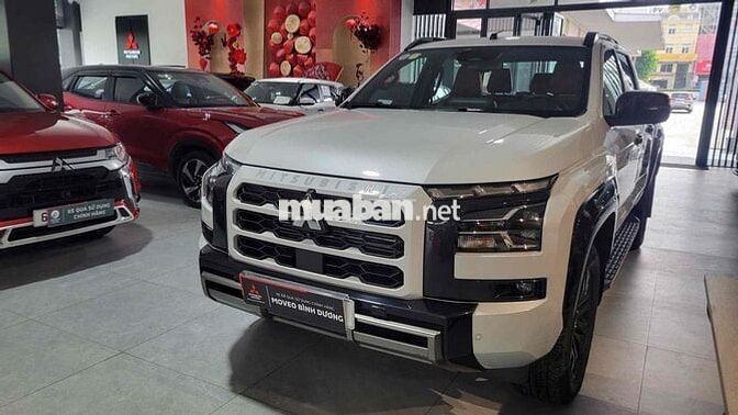 Mitsubishi Triton 2025 Trắng 12121 km
