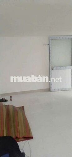 cho thuê nhà nguyên căn Tầng 1, rộng rãi có bằng công thoáng mát. 