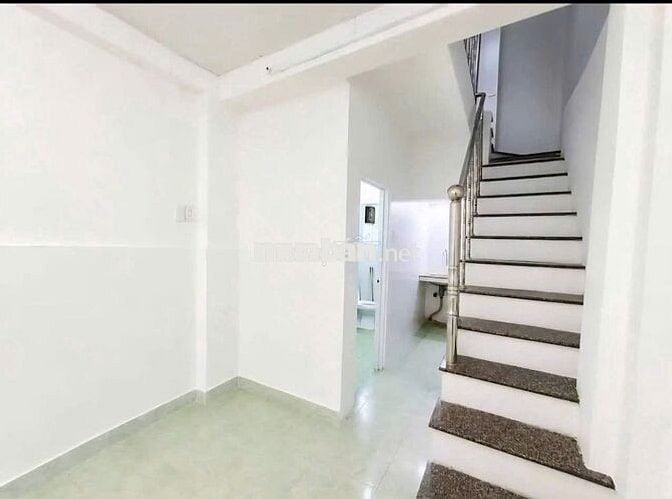 NHÀ MỚI SƠN SỬA GẦN MT LÊ VĂN SỸ QUẬN 3