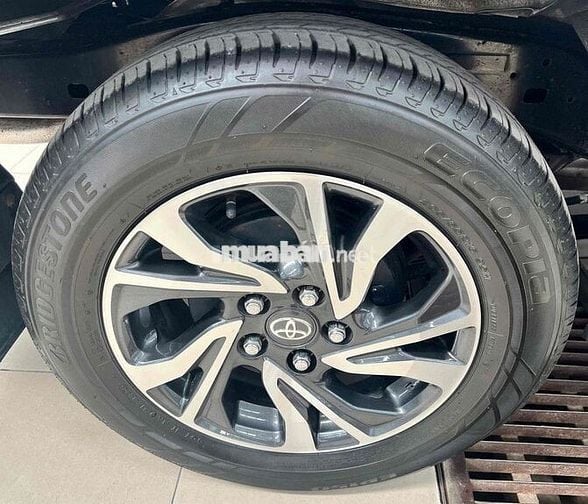 TOYOTA INNOVA 2.0E SỐ SÀN 2022