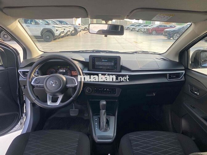 Toyota Wigo 1.2 D-CVT 2024 Bạc 8.000km