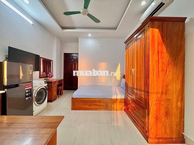PHÒNG BAN CÔNG VIEW SIÊU ĐỈNH - CỬA SỔ - LÊ VĂN SỸ - QUẬN 3