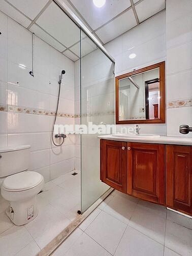 PHÒNG BAN CÔNG VIEW SIÊU ĐỈNH - CỬA SỔ - LÊ VĂN SỸ - QUẬN 3