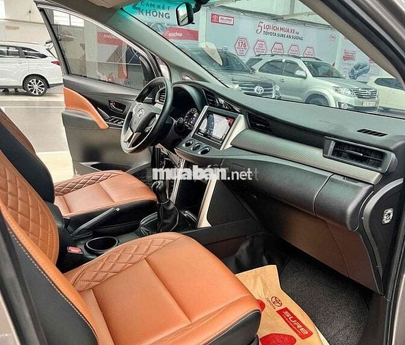 TOYOTA INNOVA 2.0E SỐ SÀN 2022