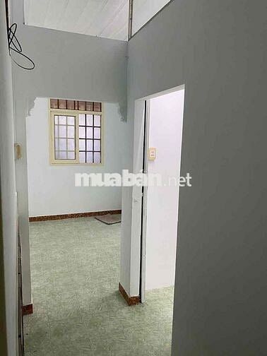Cho thuê nhà 2  phòng ngủ Cách Mạng Tháng 8 Tân Bình . ***
