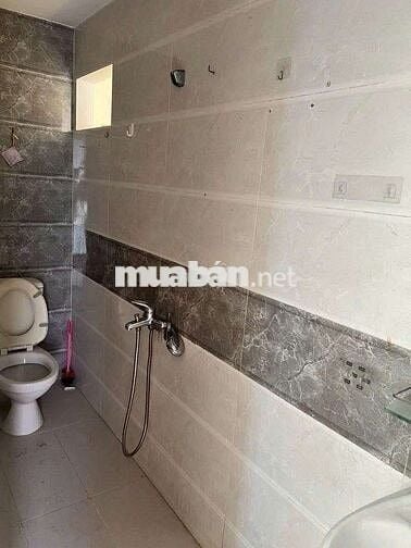 Nhà 1 trệt, 2lầu, DT 80m2, hẻm rộng, kd online OK 