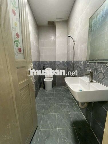 Nhà Mới 1 Trệt 3 Lầu 5PN Hẻm Xe Tải Nguyễn Văn Lượng 18.5 Triệu