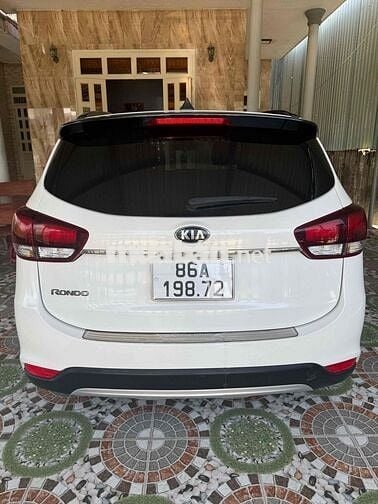 Kia Rondo tự động gat 2018 gia đinh ít đi!
