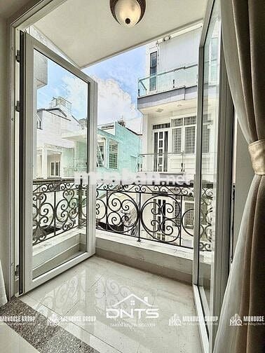 Căn hộ 1PN 45m2 thang máy, hầm xe, cho nuôi pet. Gần cv Lê Văn Tám