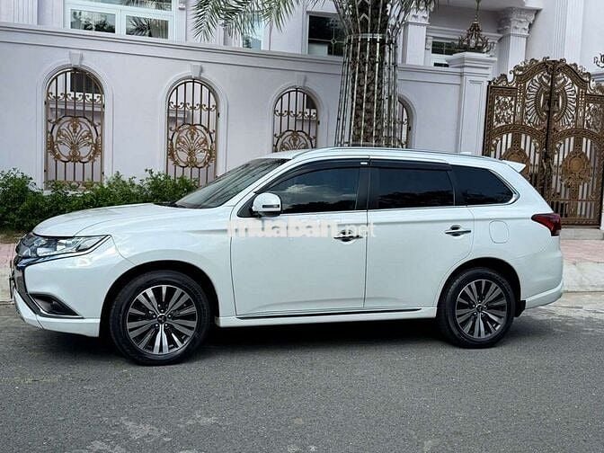 Mitsubishi Outlander CVT 2023 Trắng
