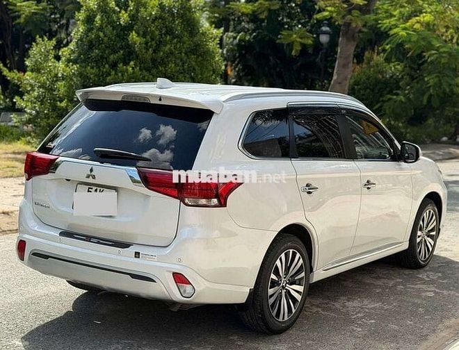 Mitsubishi Outlander CVT 2023 Trắng