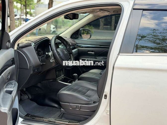 Mitsubishi Outlander CVT 2023 Trắng