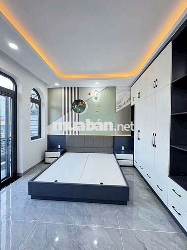 nhà full nội thất 4 x 18 có 5pn 5wc sân thượng