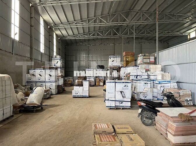 Kho xưởng 830 m² có điện 3 pha, trong cụm kho Quốc Lộ 1A, lộ Container