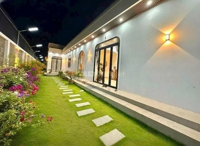 Duy Nhất Căn Cấp 4 Sân Vườn Cực Chill 165m2 Xây Mới Ngay Chợ Tân Bình