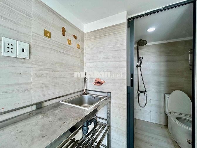 Duplex ban công - giá rẻ - sát vách NTTU - free tiền dv cho tsv