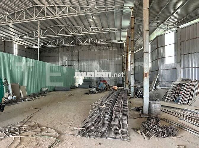 Kho xưởng 830 m² có điện 3 pha, trong cụm kho Quốc Lộ 1A, lộ Container