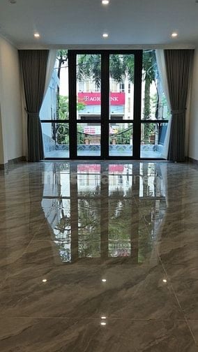 Cho thuê nhà mặt phố nguyễn cơ thạch . Dt. 45 m2 * 6 tầng thang máy.