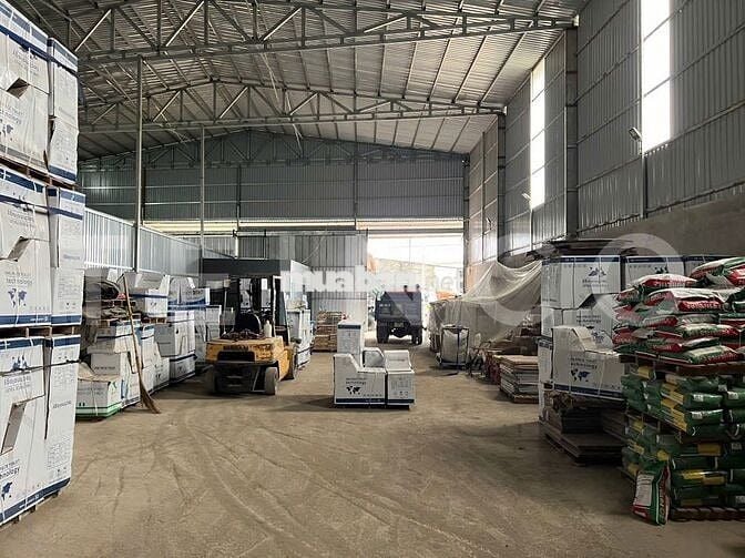 Kho xưởng 830 m² có điện 3 pha, trong cụm kho Quốc Lộ 1A, lộ Container