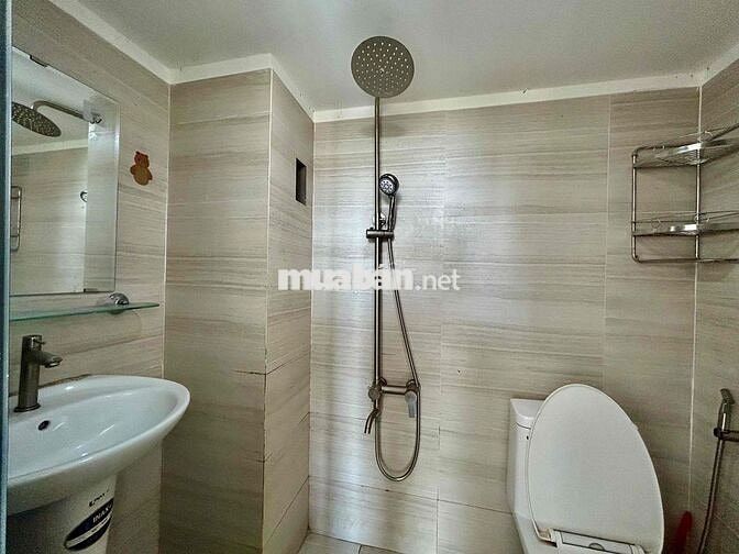 Duplex ban công - giá rẻ - sát vách NTTU - free tiền dv cho tsv