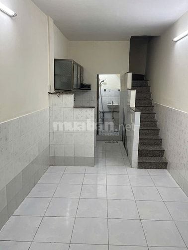 Hàng Hiếm Ô tô dỗ cửa - Sát mặt tiền- Chỉ hơn 3 tỷ 