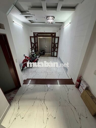 Phòng cho thuê có bancol cửa sổ trời gần công viên làng hoa