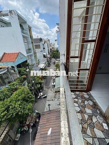Phòng cho thuê có bancol cửa sổ trời gần công viên làng hoa