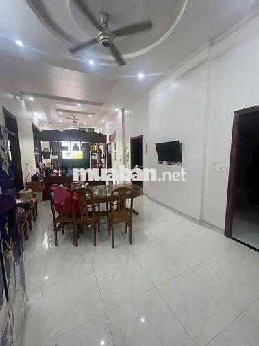 Cho thuê nhà mái thái sân vườn, Tổ 42, Khu Phố 9, Tân Phong, Biên H