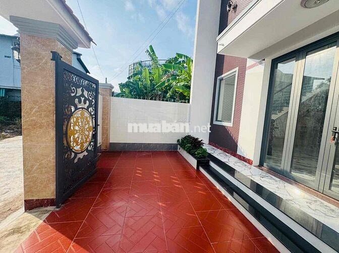 CÓ 2 căn KHU HÀNH CHÍNH cách chỉ 50m đi làm quá tiện! ib giá từng căn