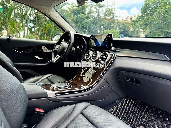 Mercedes-Benz GLC200 2022 Trắng